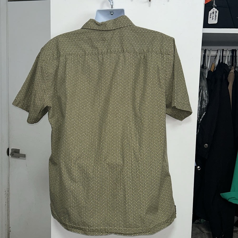 GAP Geometric Green and Cream Shirt - Picture 11 of 11